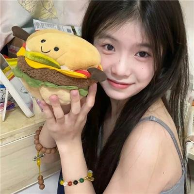 美女荒野逃亡